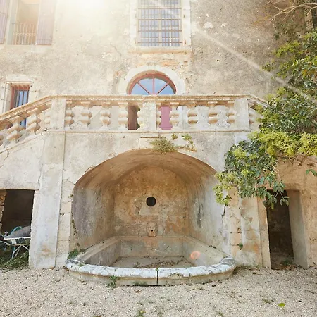 Chateau De *